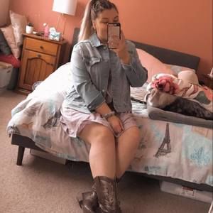 Meet your Posher, Codi-may